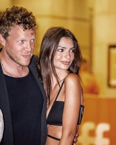 Emily Ratajkowski Sexy TheFappeningBlog.com 2.jpg