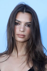 Emily Ratajkowski Sexy TheFappeningBlog.com 3.jpg