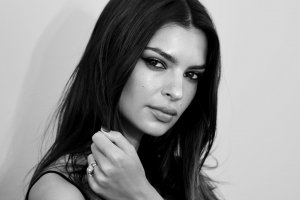 Emily Ratajkowski Sexy TheFappeningBlog.com 14.jpg