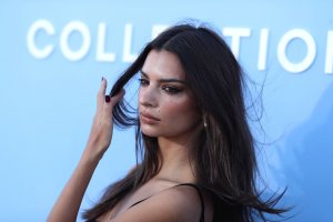 Emily Ratajkowski Sexy TheFappeningBlog.com 15.jpg