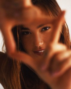 Alexis Ren Sexy Topless TheFappeningBlog.com 1.jpg