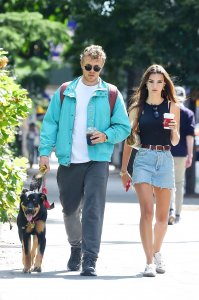 Emily Ratajkowski Sexy TheFappeningBlog.com 2.jpg