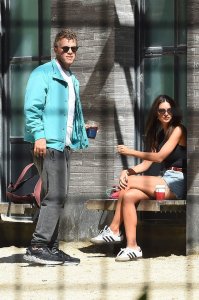 Emily Ratajkowski Sexy TheFappeningBlog.com 3.jpg