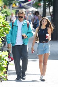 Emily Ratajkowski Sexy TheFappeningBlog.com 21.jpg