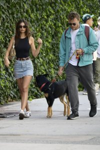 Emily Ratajkowski Sexy TheFappeningBlog.com 25.jpg