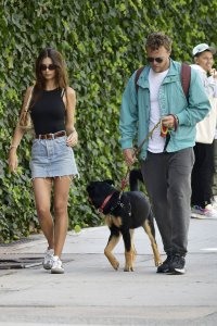 Emily Ratajkowski Sexy TheFappeningBlog.com 26.jpg