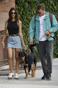 Emily Ratajkowski Sexy TheFappeningBlog.com 28.jpg