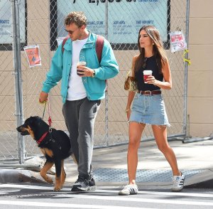 Emily Ratajkowski Sexy TheFappeningBlog.com 15.jpg