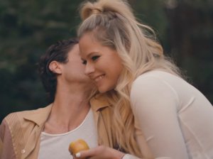 Avril Lavigne Sexy TheFappeningBlog.com 2.jpg