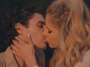 Avril Lavigne Sexy TheFappeningBlog.com 9.jpg