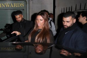 Katie Price Braless TheFappeningBlog.com 73.jpg