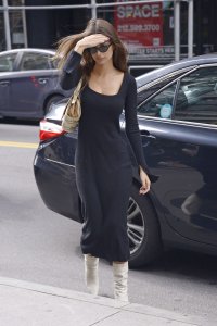 Emily Ratajkowski Sexy TheFappeningBlog.com 3.jpg