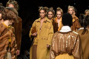 Bella Hadid Braless TheFappeningBlog.com 7.jpg