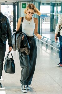 Bella Hadid Braless TheFappeningBlog.com 4.jpg