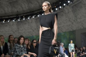 Gigi Hadid Braless TheFappeningBlog.com 5.jpg