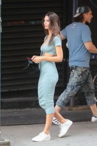 Emily Ratajkowski Sexy TheFappeningBlog.com 94.jpg