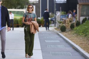 Bella Hadid Braless TheFappeningBlog.com 4.jpg