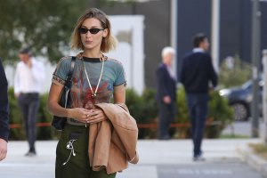 Bella Hadid Braless TheFappeningBlog.com 3.jpg