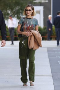 Bella Hadid Braless TheFappeningBlog.com 2.jpg