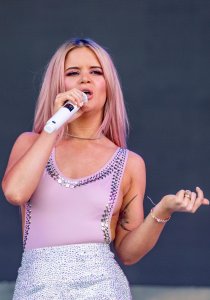 Marren Morris  TheFappeningBlog.com 15648.jpg