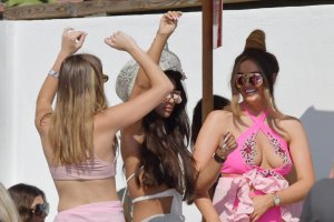 Charlotte Dawson Sexy TheFappeningBlog.com 2.jpg