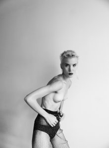 Petra Vukotic  Nude TheFappeningBlog.com 11.jpg