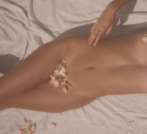 Inka Williams Nude & Sexy TheFappeningBlog.com 14.jpg