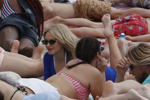 Kylie Minogue Sexy TheFappeningBlog.com 3.jpg