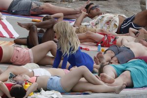 Kylie Minogue Sexy TheFappeningBlog.com 39.jpg