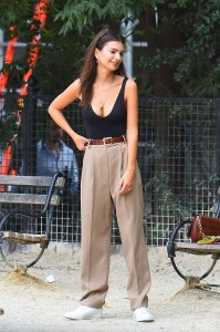 Emily Ratajkowski Sexy TheFappeningBlog.com 6.jpg