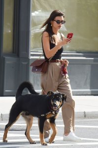 Emily Ratajkowski Sexy TheFappeningBlog.com 14.jpg