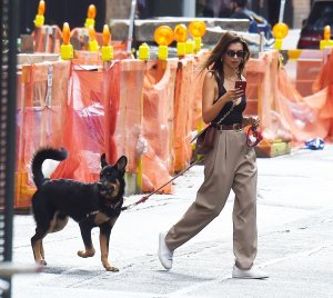 Emily Ratajkowski Sexy TheFappeningBlog.com 19.jpg