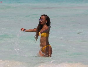 Roxanne Didier Sexy TheFappeningBlog.com 2.jpg