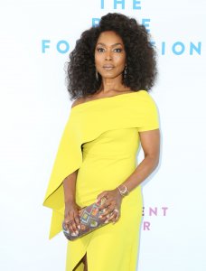 Angela Bassett Sexy TheFappeningBlog.com 7.jpg