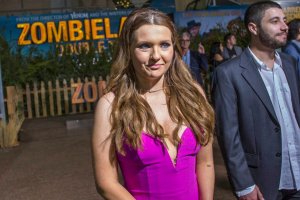 Abigail Breslin Sexy TheFappeningBlog.com 10.jpg