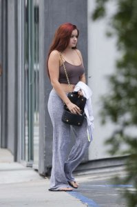 Ariel Winter Pokies Pics 1.jpg