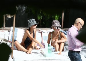 Emily Ratajkowski Sexy TheFappeningBlog.com 14.jpg