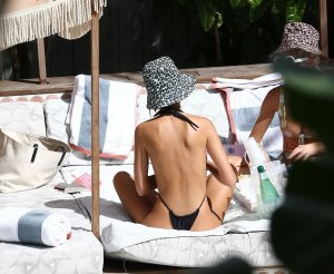 Emily Ratajkowski Sexy TheFappeningBlog.com 11.jpg