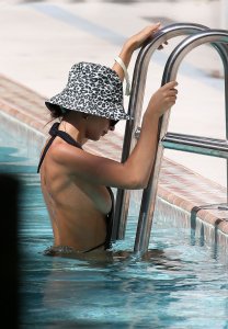 Emily Ratajkowski Sexy TheFappeningBlog.com 105.jpg