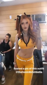 Bella Throne Sexy Cleavage TheFappeningBlog.com 7.jpg