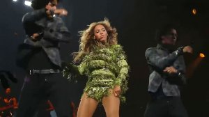 Beyoncé Upskirt & Pussy Slips TheFappeningBlog.com 5.jpg
