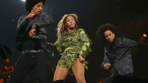 Beyoncé Upskirt & Pussy Slips TheFappeningBlog.com 10.jpg