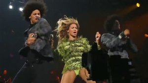 Beyoncé Upskirt & Pussy Slips TheFappeningBlog.com 19.jpg