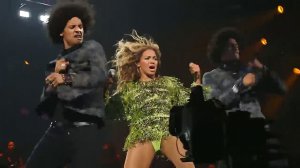 Beyoncé Upskirt & Pussy Slips TheFappeningBlog.com 20.jpg