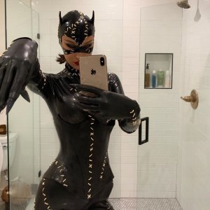 Bella Hadid Sexy TheFappeningBlog.com 5.jpg