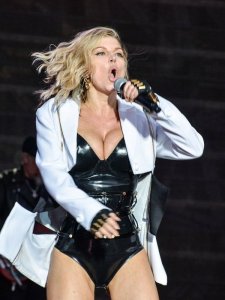 Fergie Cleavage 1.jpg