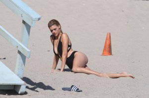 Kelly Rohrbach Sexy & Topless 18.JPG Kelly Rohrbach Sexy & Topless 18.JPG