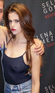 Selena Gomez Sexy Pics 2.jpg