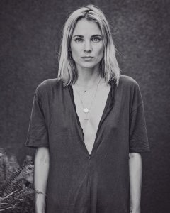 Annie Hoffmann Sexy TheFappeningBlog.com 10.jpg