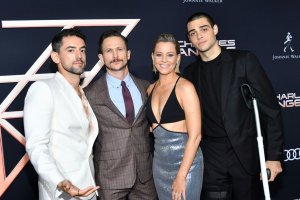 Elizabeth Banks Sexy TheFappeningBlog.com 6.jpg